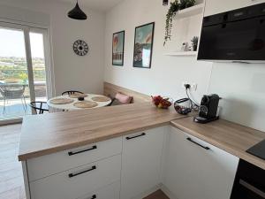 Family Apartment with Breathtaking Sea & Island Views