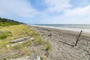 3-Acre Property: Beachfront Home in Smith River!