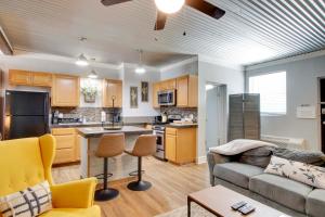 Greenwood Apt 2 Mi to Self Regional Med Center!