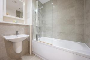 Waterside - Free Parking - WIFI - Great Location