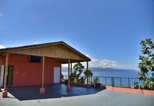 LS Stonethrow - Emerald Cottage