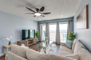 Beachside Galveston Condo with Pool Near Cruise Port