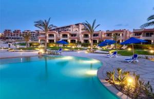 La Vista Bay New Luxury 245m Penthouse l Sea & Pool View