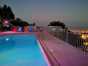 Appartements Appartement Vue Mer a Bastia, terrasse et piscine privee. : photos des chambres