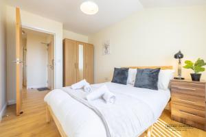 Belfast Quarters Stormont Escape