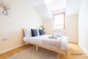 Belfast Quarters Stormont Escape