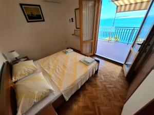 Appartment Marija with big terrace and sea view