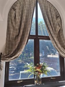 Crown House Studio Apartment