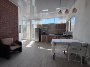 comodo garzonier cerca a la estación de tren