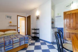 Apartments by the sea Sucuraj, Hvar - 3589