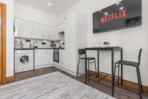 Cardiff Spa Escape - Sleeps 5