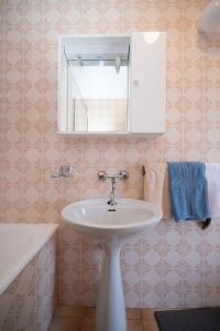 Apartments with parking space Zdrelac, Pasman - 8514