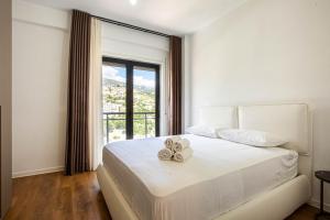 AMAS 1BR Ap 4 - Parking, Kitchen & Balcony