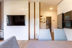 AMAS 1BR Ap 4 - Parking, Kitchen & Balcony