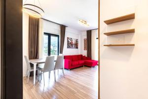 AMAS 1BR Ap 4 - Parking, Kitchen & Balcony