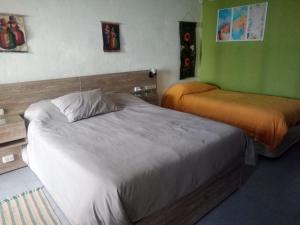 RAIZ DEL CIELO, entre 2 jardines de ensueño