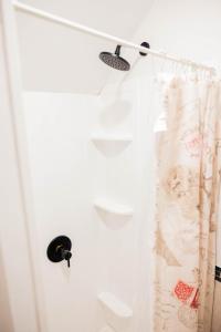 Joynest Loft - Private Entry & Bath