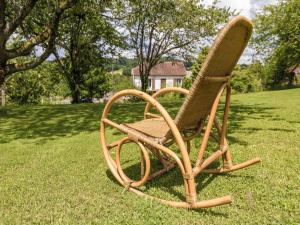Maisons de vacances Farmhouse in Saint-Priest with Pool & Terrace : photos des chambres