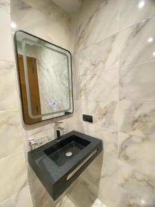 Modern Equipped Central Suite terassa 8