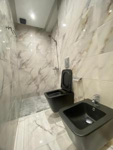 Modern Equipped Central Suite terassa 8