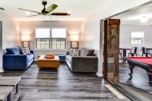 Group-Friendly Home with Game Room in Albany!