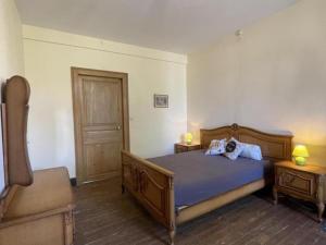 Maisons de vacances Maison de Campagne avec Jardin Clos, Wi-Fi, Animaux Acceptes et Proche Station Thermale Neris les Bains - FR-1-489-272 : photos des chambres
