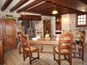 Maison ancienne restaurée avec poêle à bois et animaux admis - FR-1-497-15