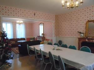 Maisons de vacances Maison de maitre XIXe avec piscine partagee et parc clos, proche sites touristiques - FR-1-489-504 : photos des chambres