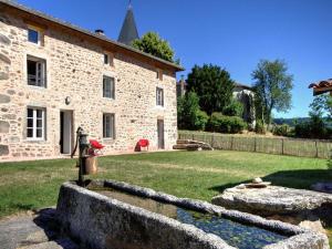 Maisons de vacances Gite de charme avec cheminee, jardin et espaces detente - ideal famille et amis, draps fournis - FR-1-496-44 : photos des chambres