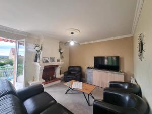 Gîte spacieux et confortable avec terrasse à Roanne - FR-1-496-337