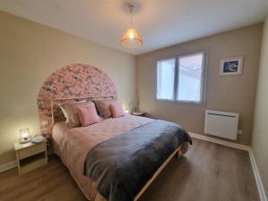 Maisons de vacances Gite spacieux avec terrasse, cheminee, wifi et parking a Roanne - FR-1-496-337 : photos des chambres