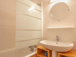 Appartement confortable proche loisirs, 6 pers, Wifi - FR-1-840-8