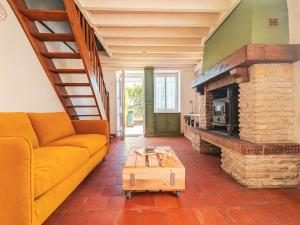 Maisons de vacances Maison paisible a Chateauroux avec jardin et parking prive - FR-1-591-759 : photos des chambres