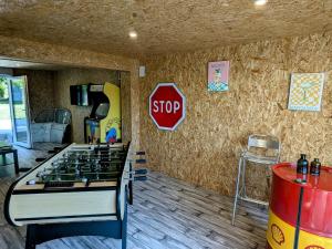 Maisons de vacances Gite confortable a Vignot, ideal familles et amis - FR-1-585-183 : photos des chambres