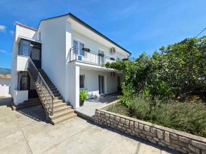 Apartment in Novi Vinodolski 37973