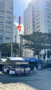 Suíte 300 Pitangueiras - na quadra da praia