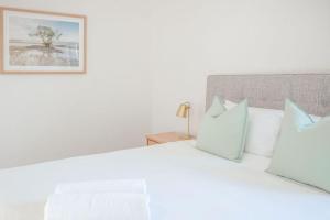 Salt Breeze - walk to the beach