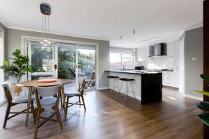 A Whole Lot Of House W Dual Living & Library