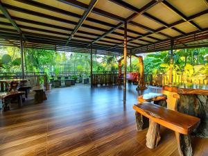 Baan Suan Rim Num Resort