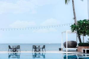 The Loft Seaside Sriracha Hotel