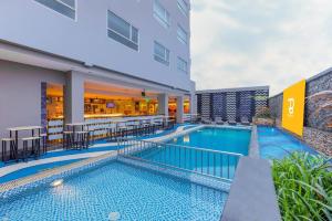 Royal Bay Hotel Makassar