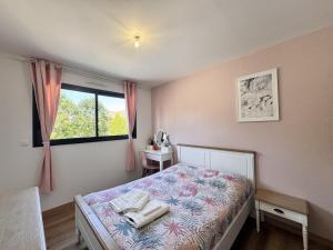 Maisons de vacances La Bella Rosa - Direct circuit - Piscine - Climatisation : photos des chambres