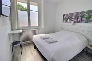 Hotels Hotel Le Smile : Chambre Double avec Salle de Bains Privative