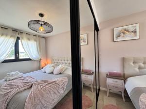 Maisons de vacances La Bella Rosa - Direct circuit - Piscine - Climatisation : photos des chambres