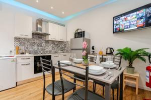 Stazione-2 Bedroom-10' Aquarium