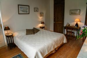 B&B / Chambres d'hotes Bed & Breakfast Chateau Les Cedres : photos des chambres