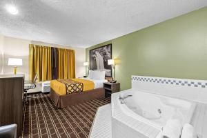 Deluxe Queen Room - Non-Smoking room in Super 8 by Wyndham Watertown WI