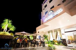 Islands Hotel