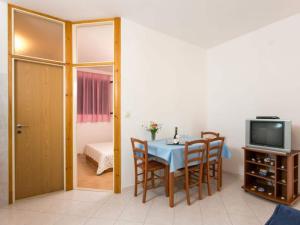 Guest House Old Town View- One Bedroom Apartment 3 Adults