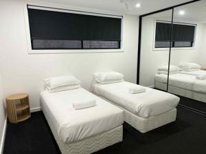 Beach Lane - Modern Coastal Stay